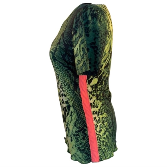 Elle Tahari Silk Snakeskin Print Top Size Medium - Picture 3 of 8